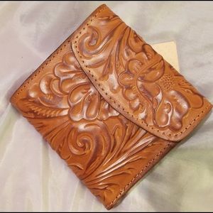 Burnished tooled reiti wallet